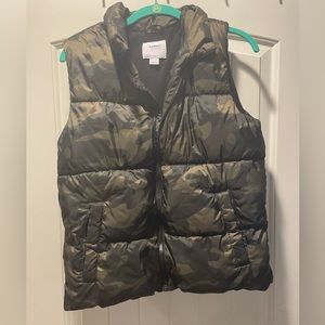 Old Navy Camouflage Jacket Vest, Girls XL (14-16) Puffy 2 Pockets for Hands